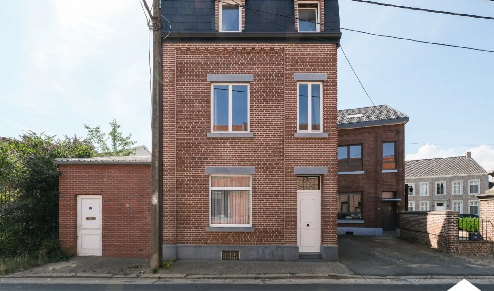 Karaktervolle woning op ruim perceel in Riemst