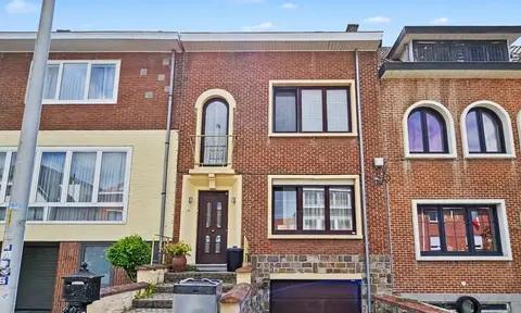 Wonderful house with garage & south-east-facing garden