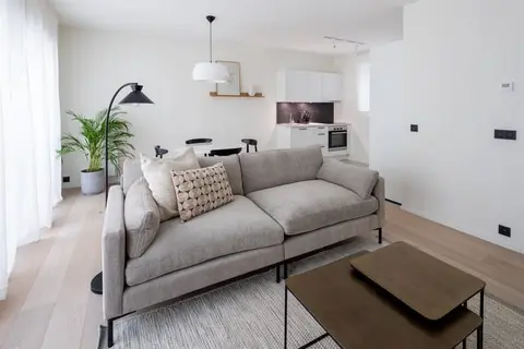 Bel apt meublé de 2ch + terrasse! A VISITER!!!
