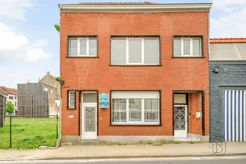 House with 2 rooms in Ronse centre near station