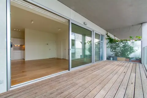 Unfurnished 1 bedroom app. with nice terrace
