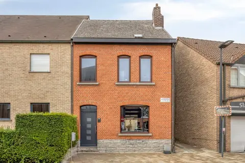 Move-in-ready home with 2 (3) rooms and a terrace