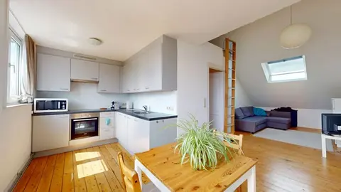 GEORGES HENRI: BEAU STUDIO MEUBLE +/- 40M2
