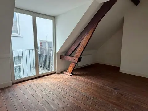 Bright Duplex with Two Terraces in the Heart of Brussels